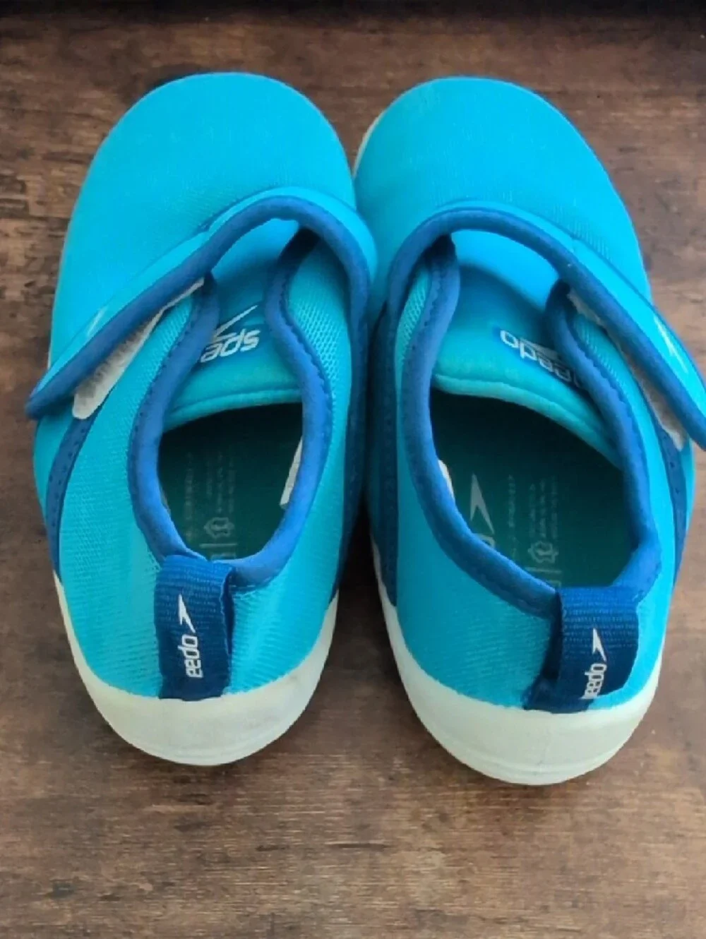 SPEEDO Kids Water Shoes in Bright Teal and Dark Blue Trim Size XL